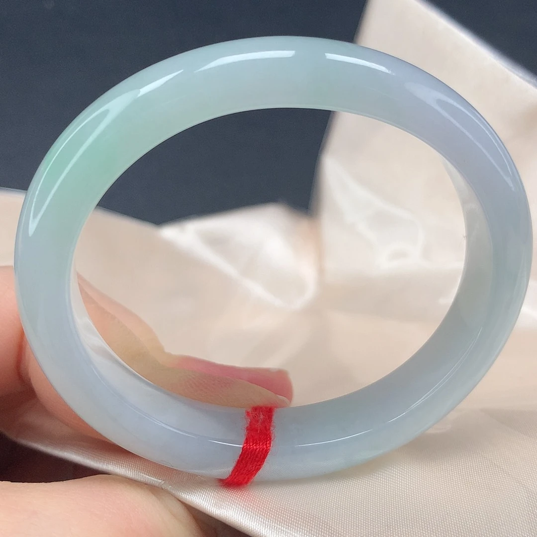 未镶嵌手镯翡翠，35号贵妃，正圈戴50.51