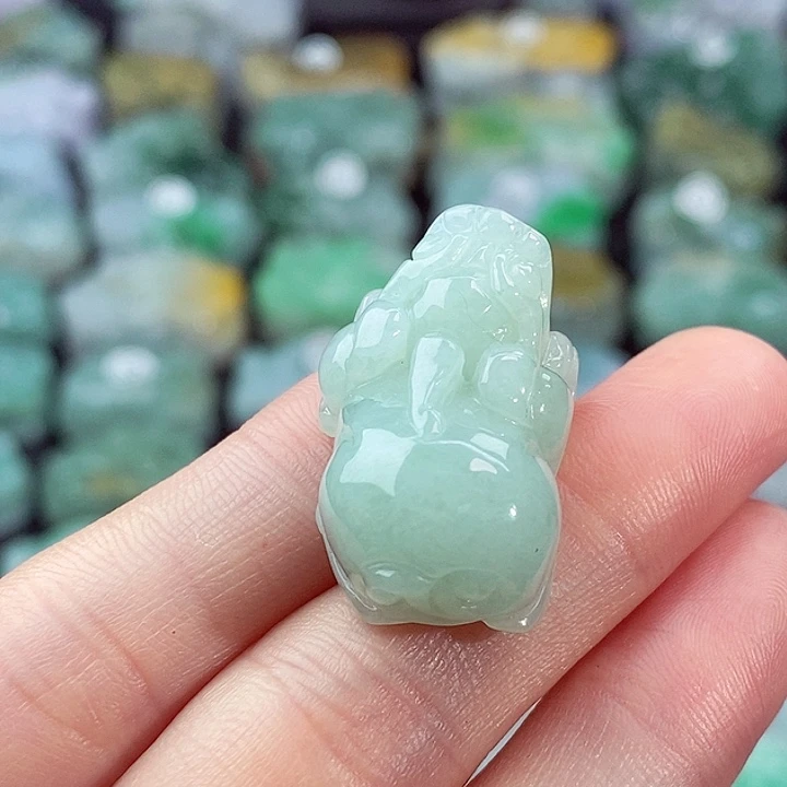 颈饰未镶嵌翡翠天然