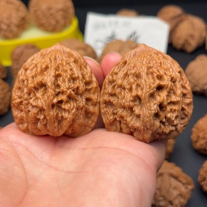 文玩核桃把件虎头43