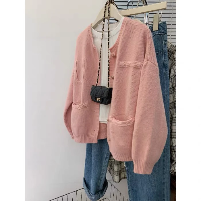 慵懒风粉色拼接针织开衫秋冬新款小众设计感