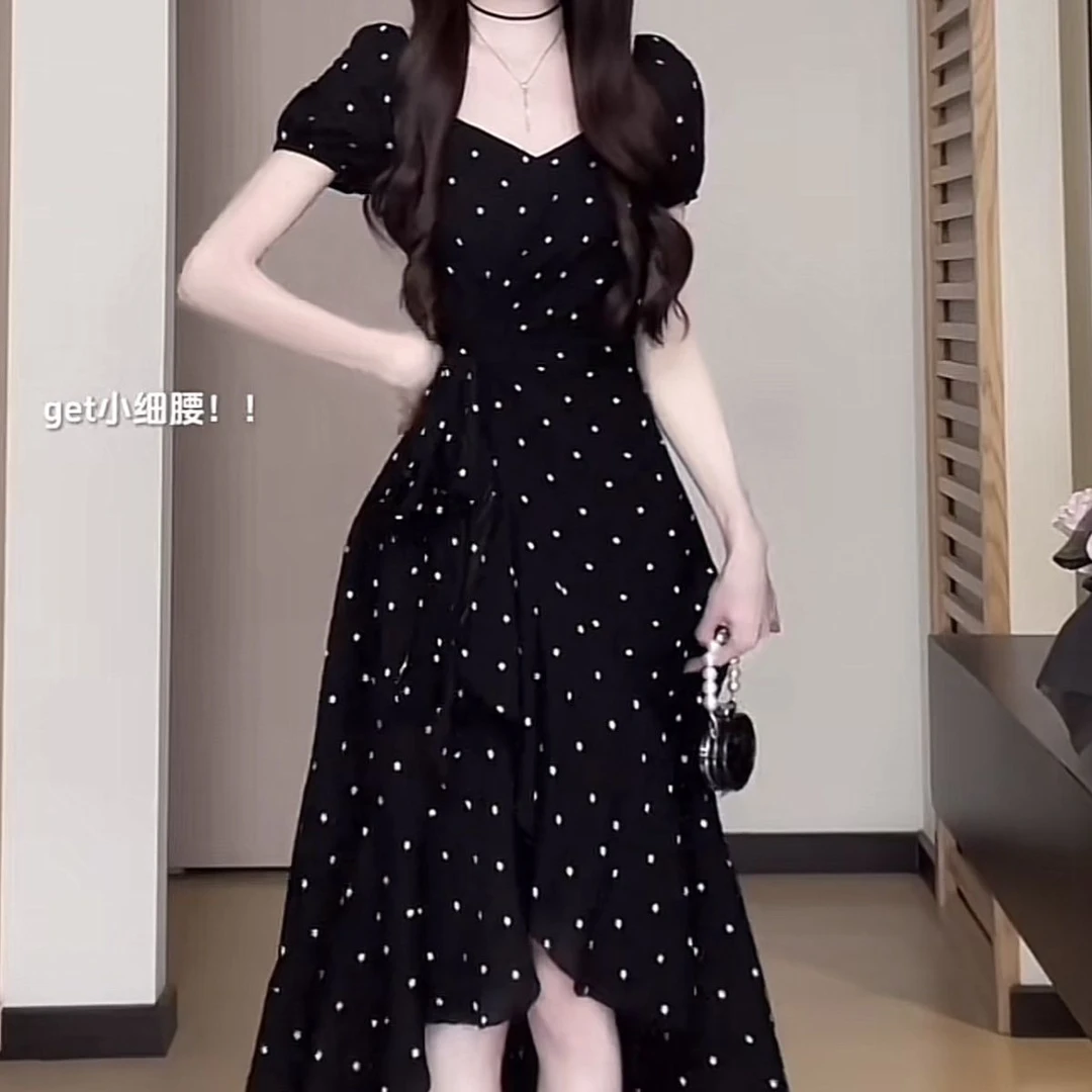 法式辣妹赫本风波点连衣裙女夏季新款设计感收腰显瘦不规则裙子