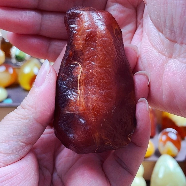 功***猫未镶嵌颈饰琥珀吊坠