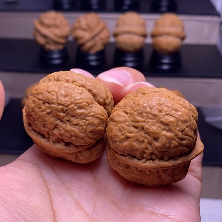 文玩核桃把件琥珀金蟾27