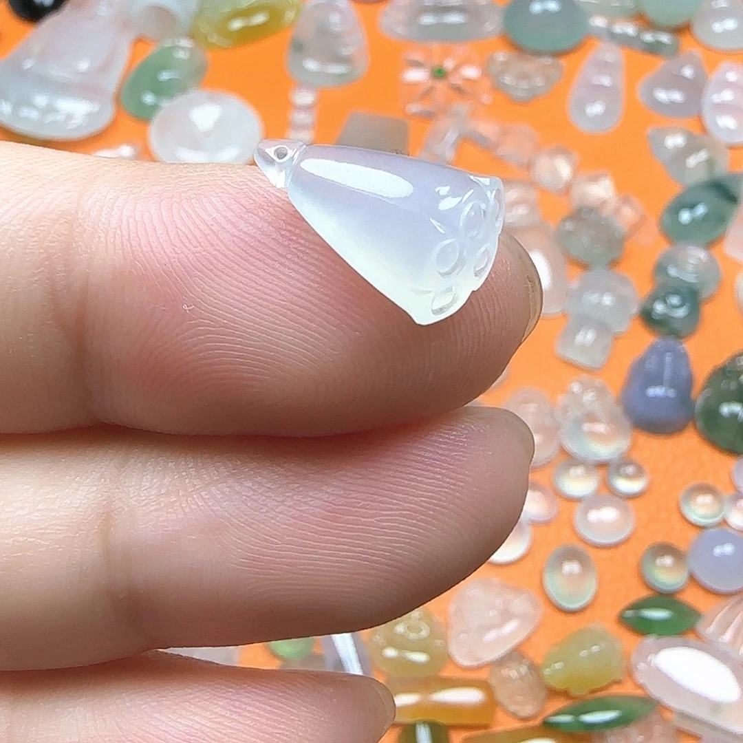 定制翡翠未镶嵌翡翠