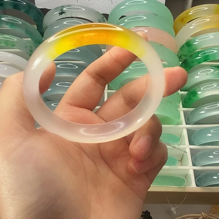 石英质玉未镶嵌手镯