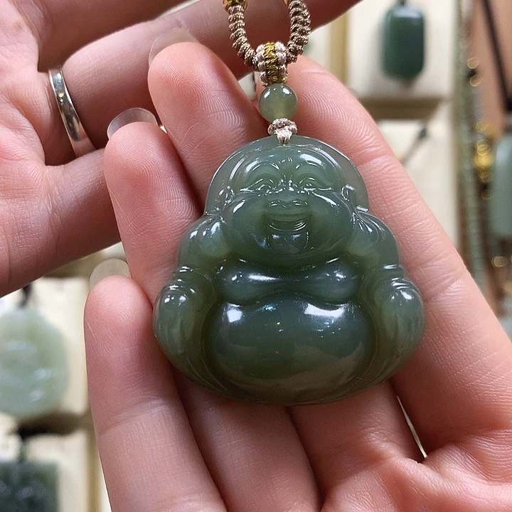 颈饰未镶嵌和田玉秋*