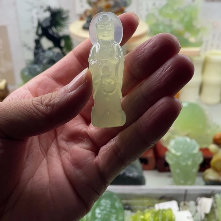 蛇纹石玉未镶嵌四大名玉挂件