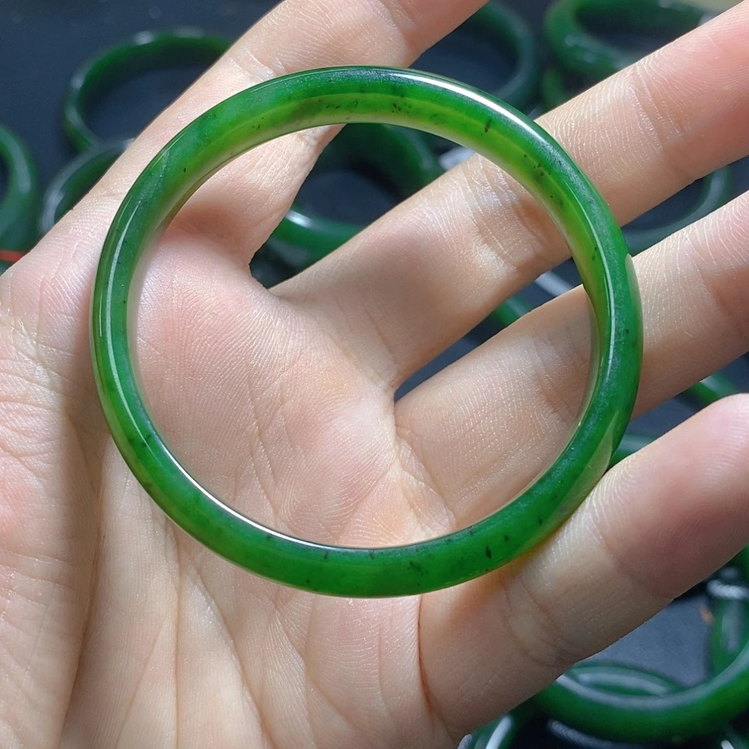 在***渡和田玉（碧玉）未镶嵌手链