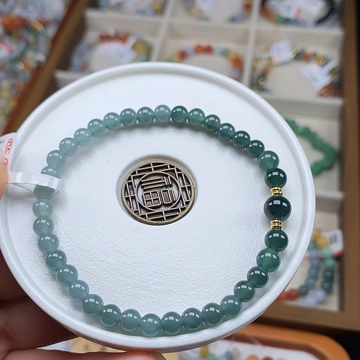翡翠未镶嵌手串卡5mm