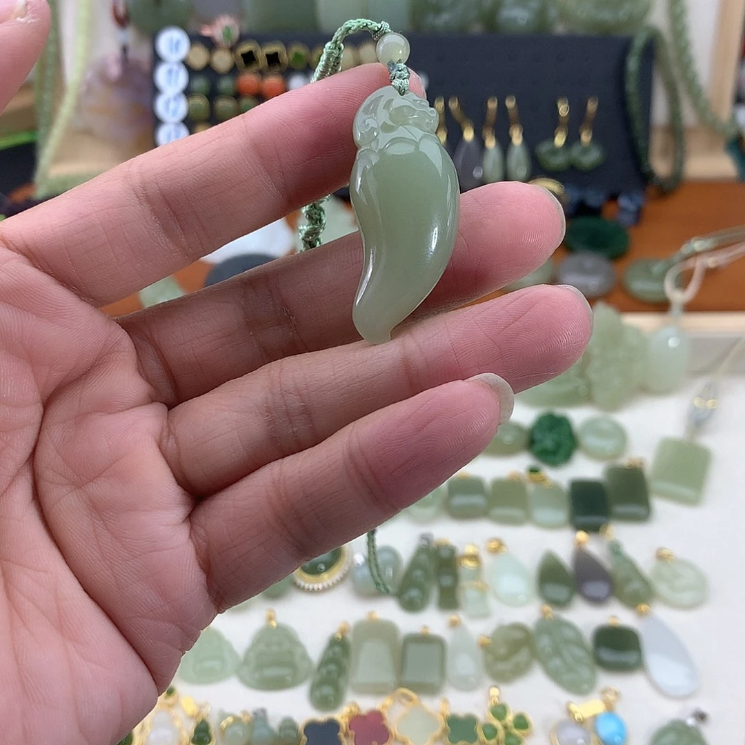 和田玉未镶嵌吊坠(不含链)