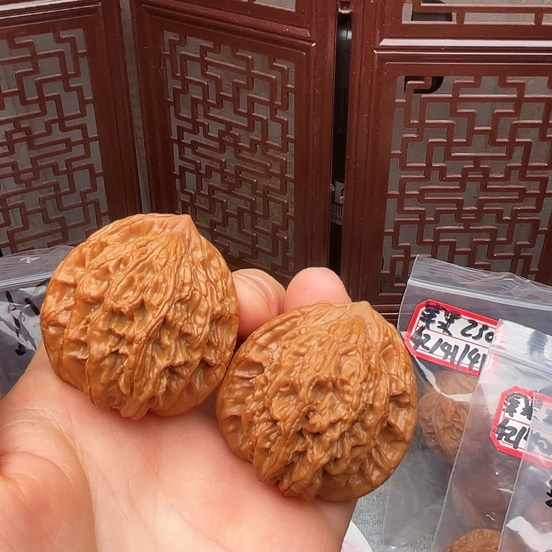 文玩核桃吊坠麦虎