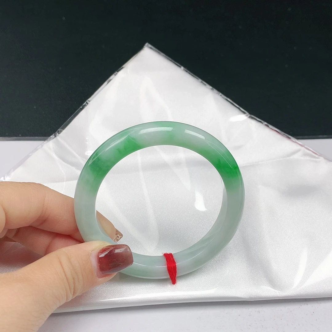 翡翠手镯未镶嵌三*?翡翠088