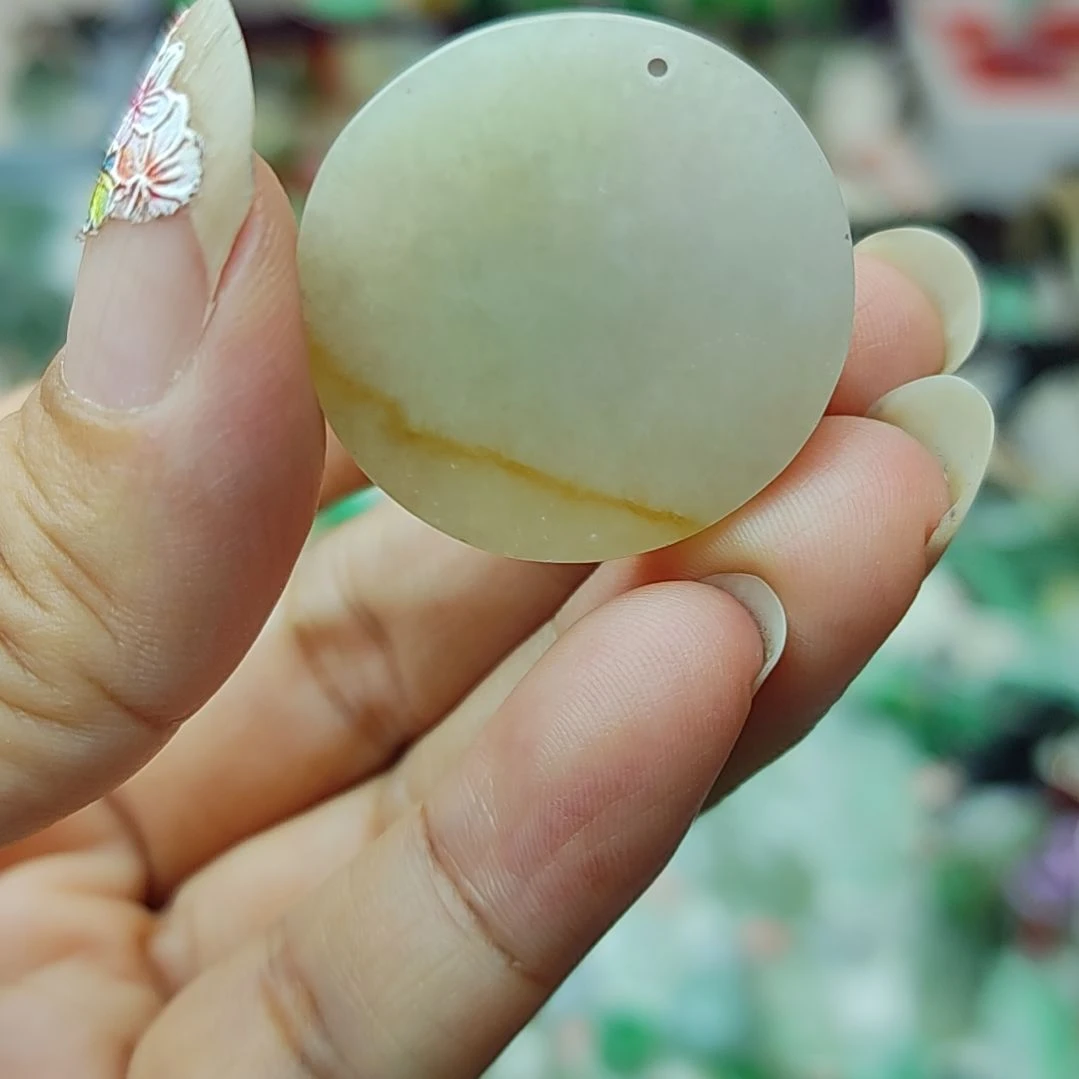 翡翠未镶嵌颈饰48