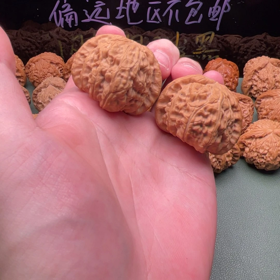 核桃把件41全品大肚闷白狮子