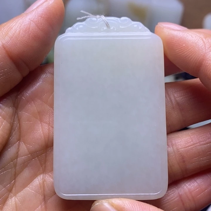 和田玉未镶嵌把件