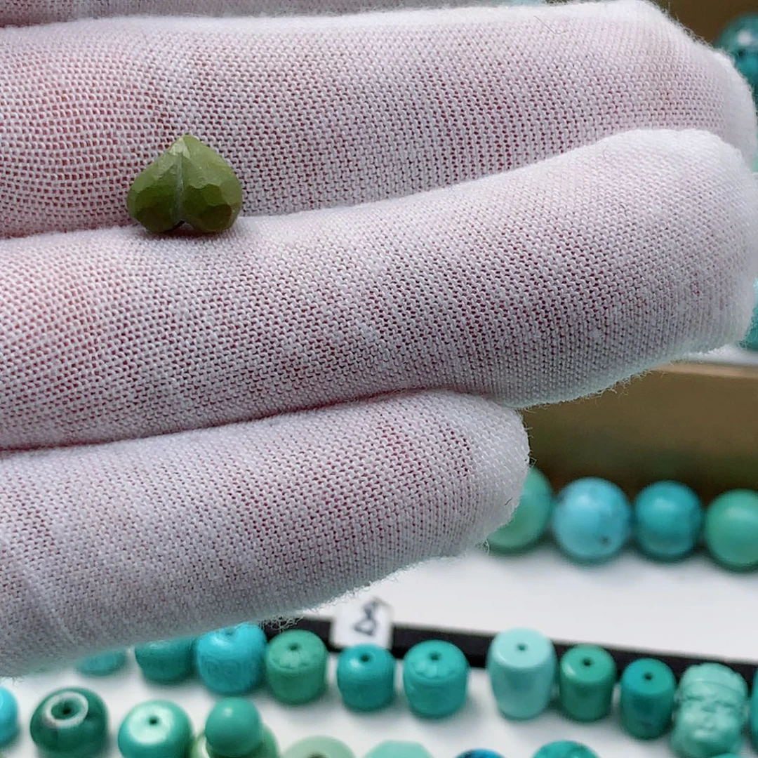 绿松石未镶嵌挂件