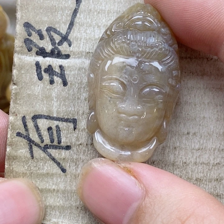 颈饰未镶嵌硅化珊瑚（珊瑚玉）不*小
