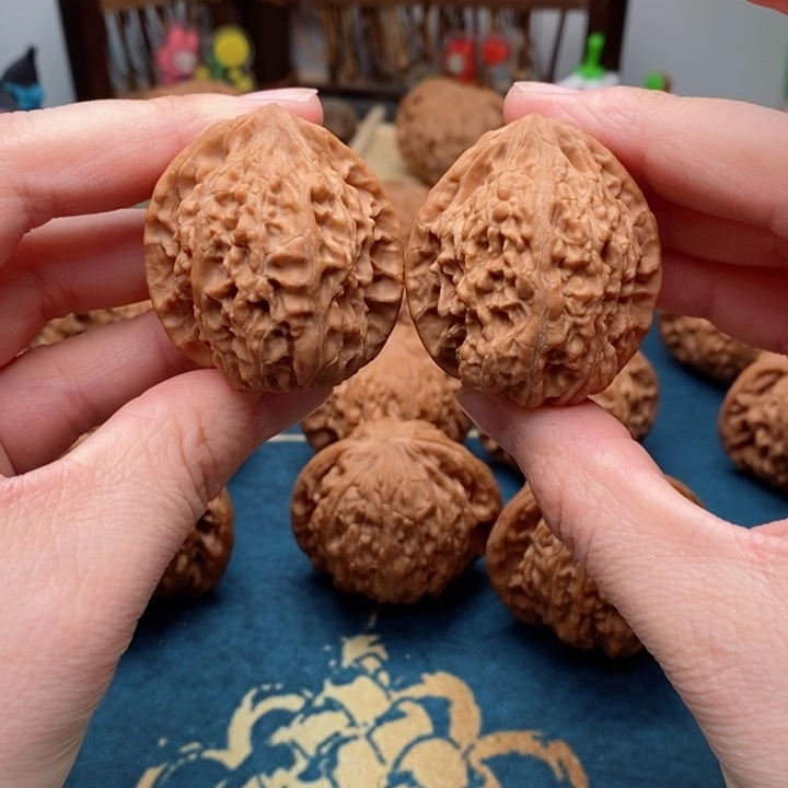 文玩核桃把件牡丹纹36