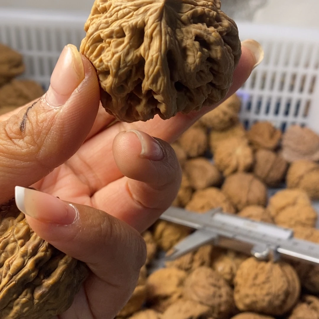 n***n文玩核桃吊坠粗筋