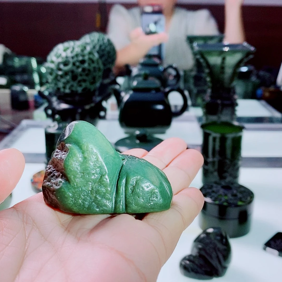 未镶嵌和田玉（青玉）摆件燃***皇