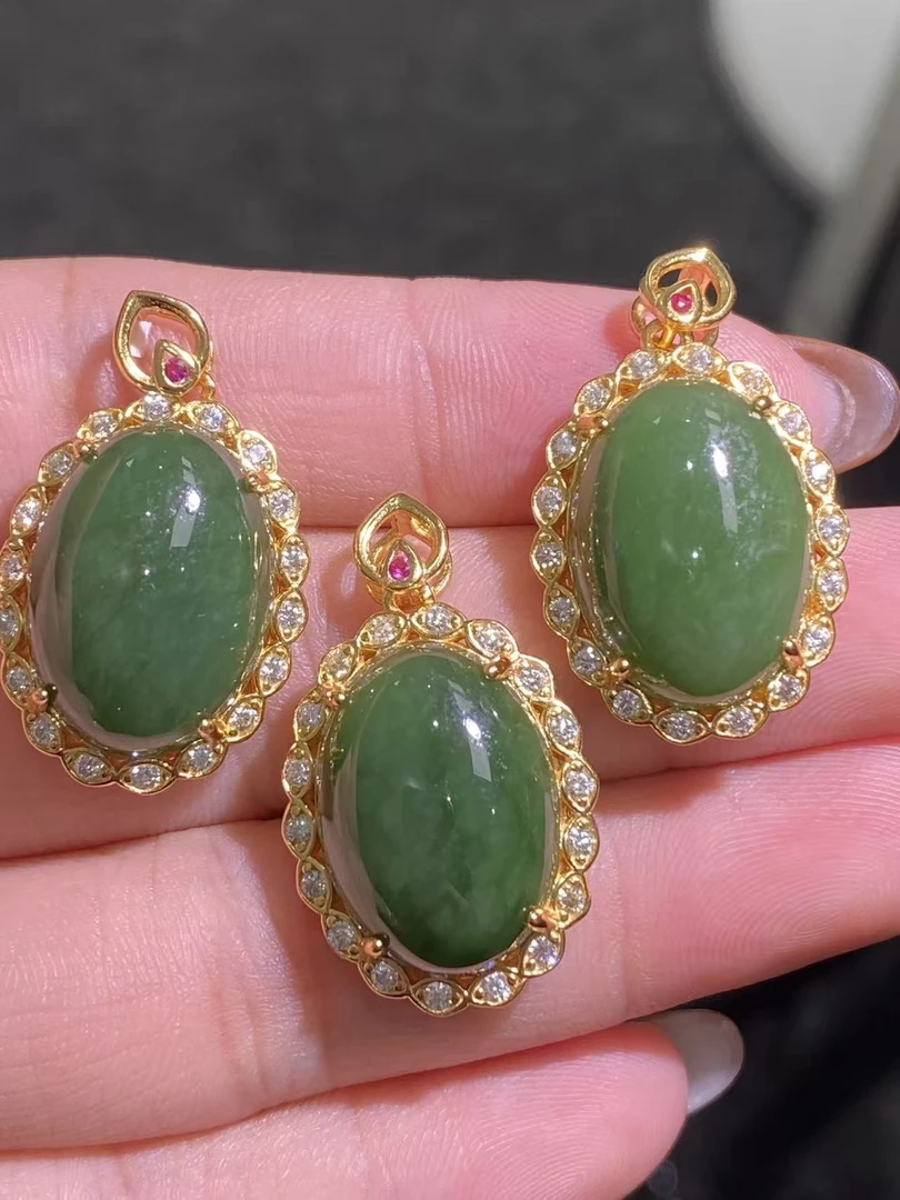 XSM005-033天然和田玉S925银镶嵌碧玉蛋面吊坠多样性发其一