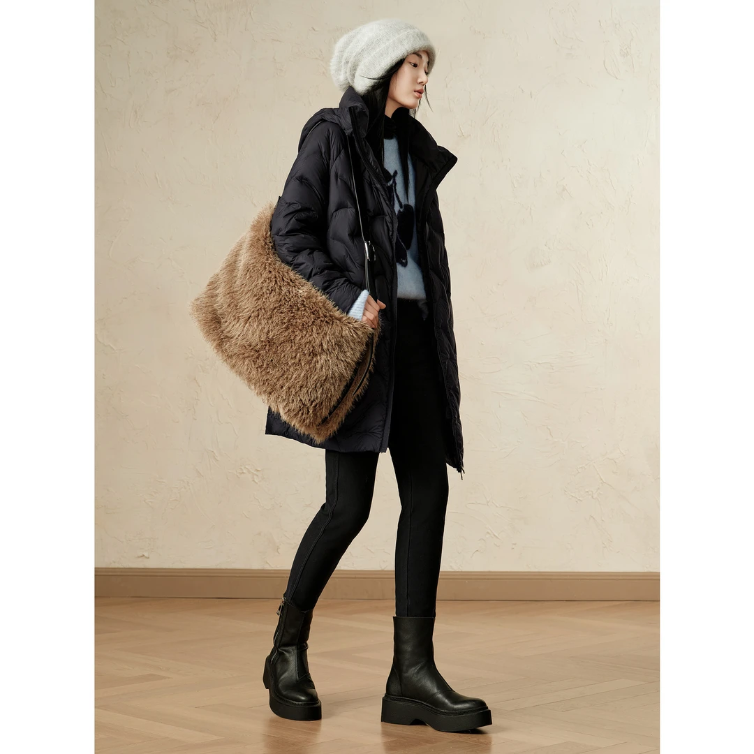 玖姿·安娜蔻韩系慵懒立领连帽茧型白鸭绒中长羽绒女新款KWFD03216