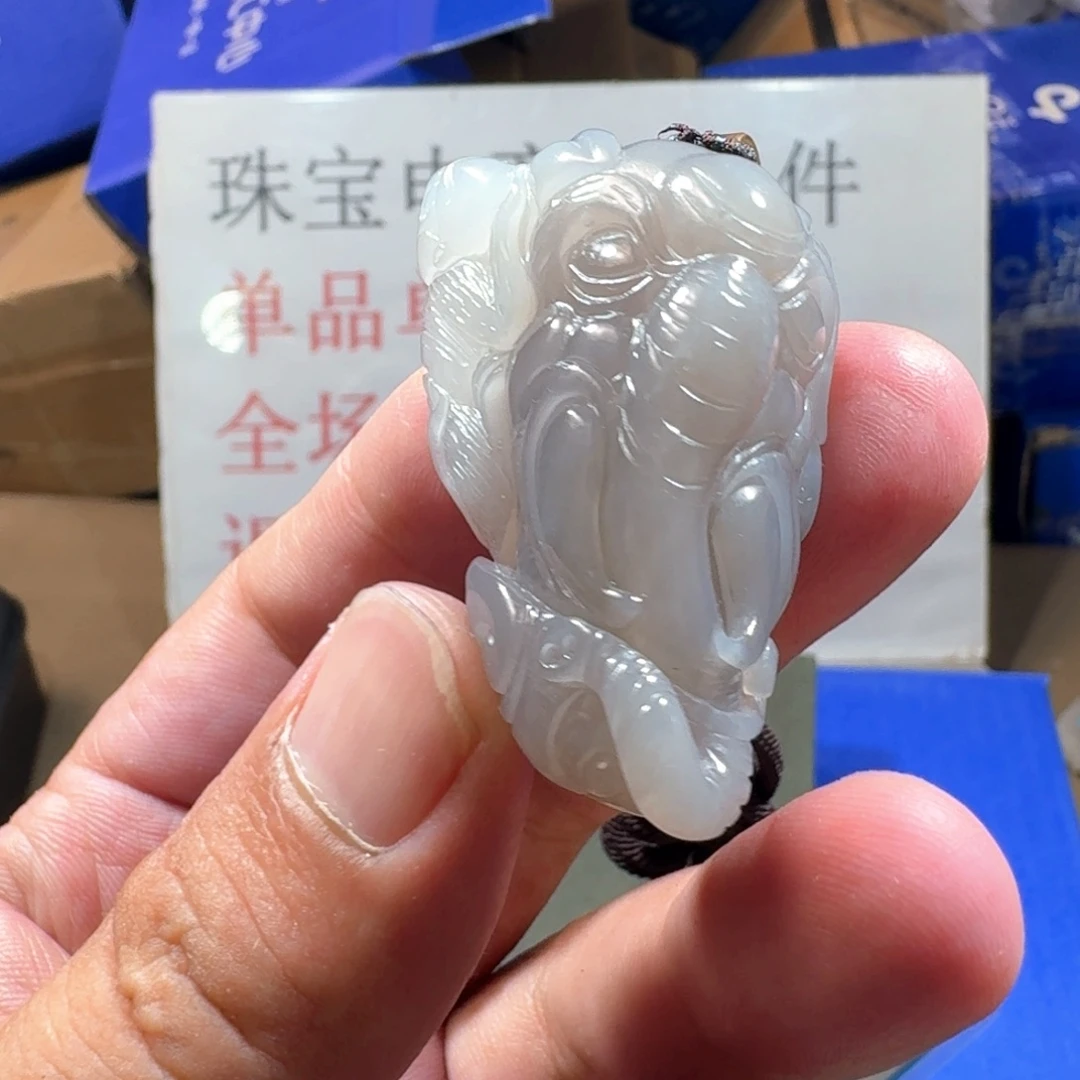 和田玉（糖玉）未镶嵌颈饰