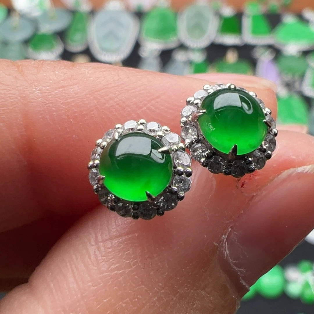 翡翠颈饰18K金镶嵌耳钉