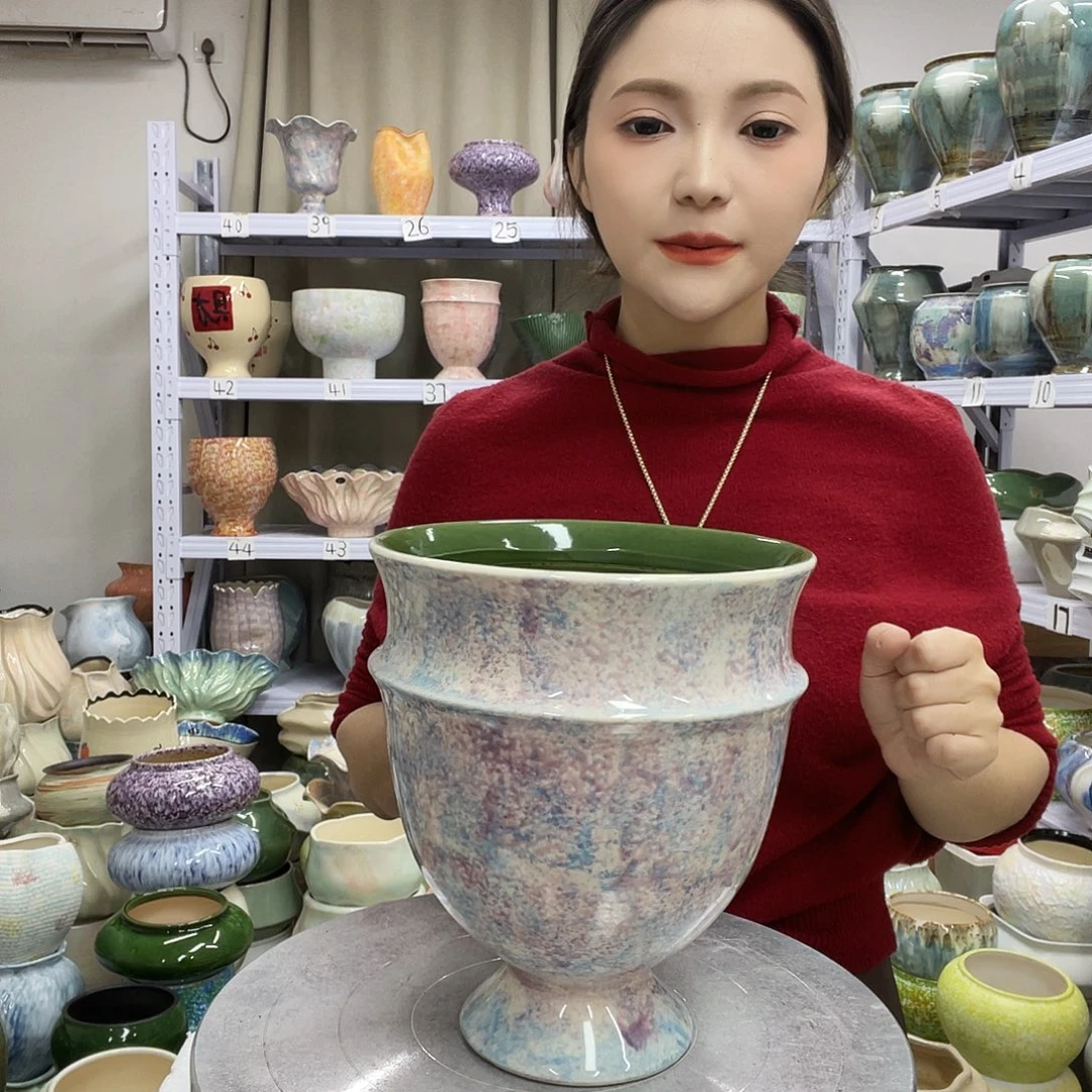 花盆里的小猫咪们都好可爱啊哈哈