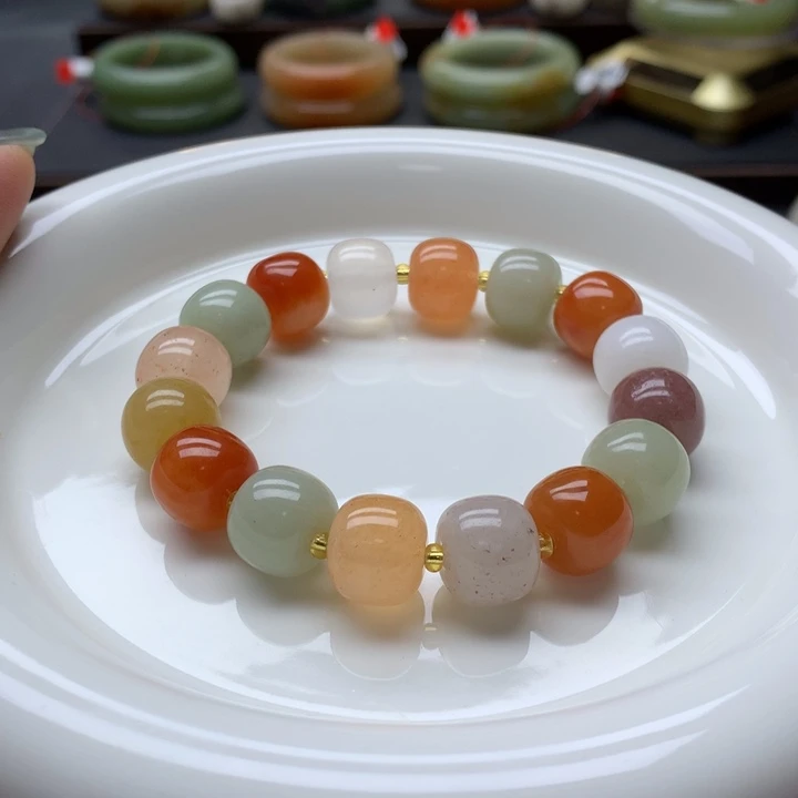 未镶嵌手镯石英岩玉