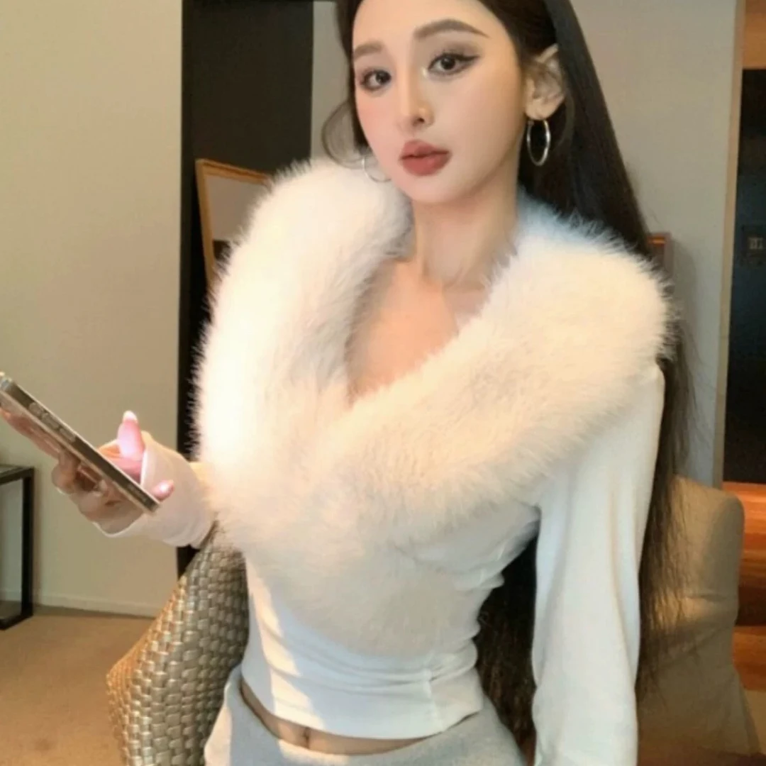 轻奢高级感显贵2025欧货新大毛领修身针辣妹性感V领收腰打底上衣