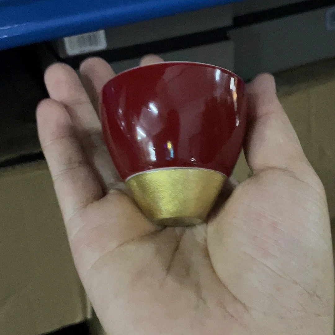 搪瓷杯子里还有很多东西