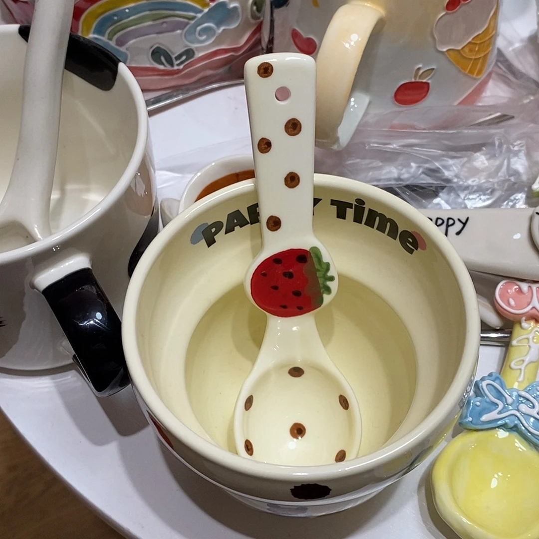 陶瓷草莓勺子一个