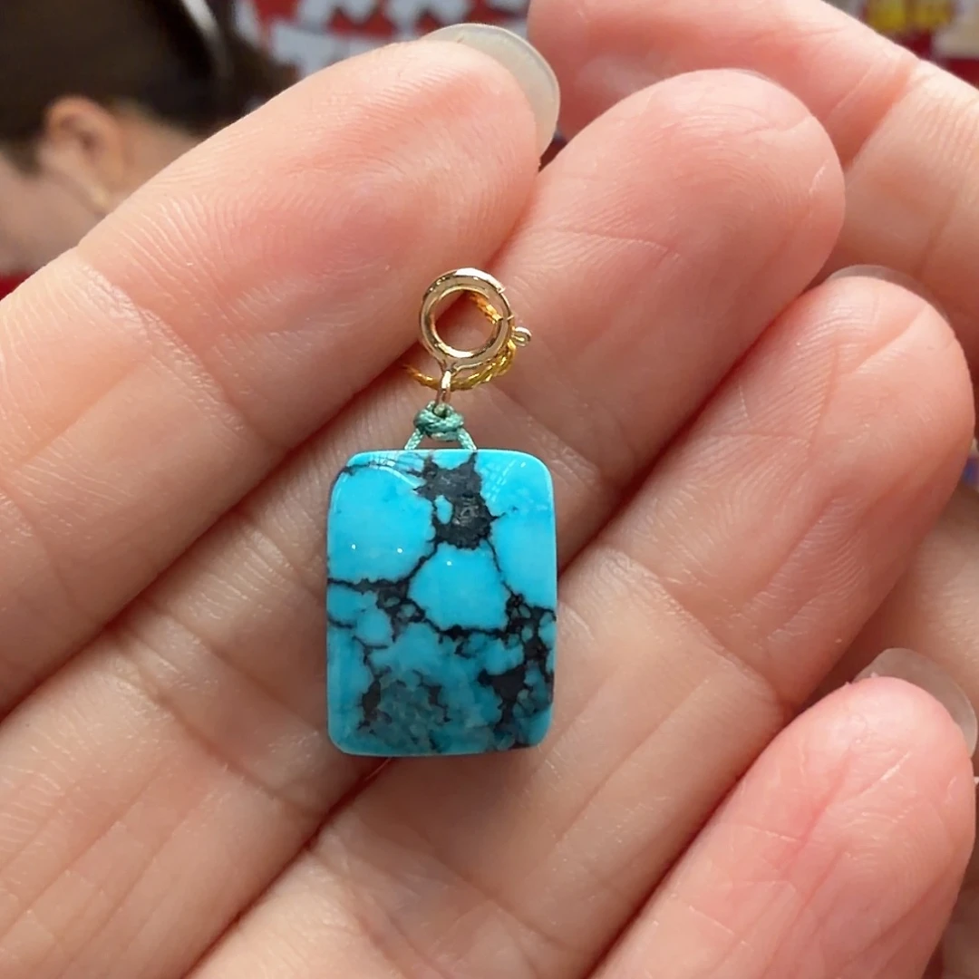 绿松石未镶嵌颈饰