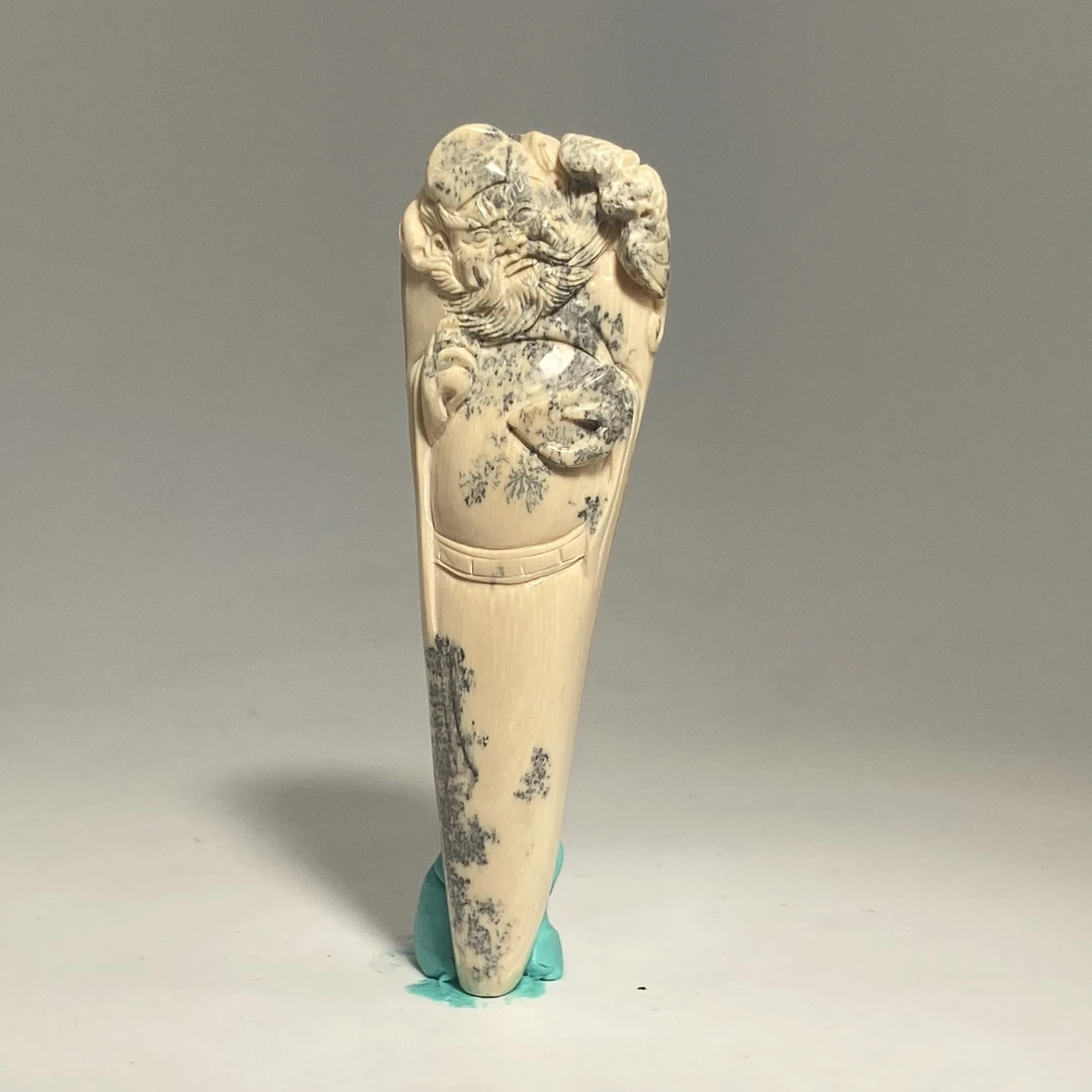 猛犸牙雕水墨料双色钟馗牙尖87*26*14mm假一罚四X742