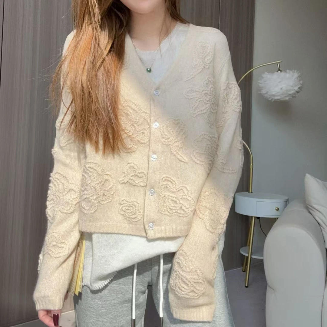 【百分百山羊绒】240070早春重工钩花款羊绒开衫简约款