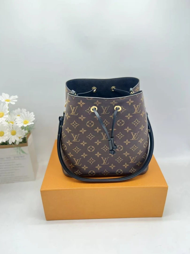 99新 LouisVuitton/路易威登 98新/水桶包/黑水桶