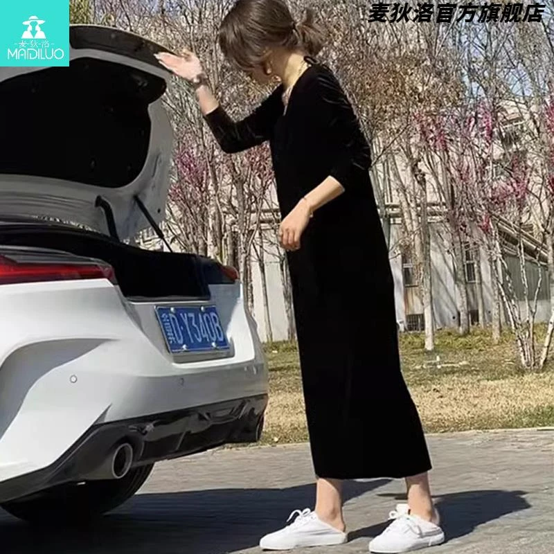 金丝绒连衣裙女2025春秋新款欧货爆款名媛气质高端女人味小黑裙