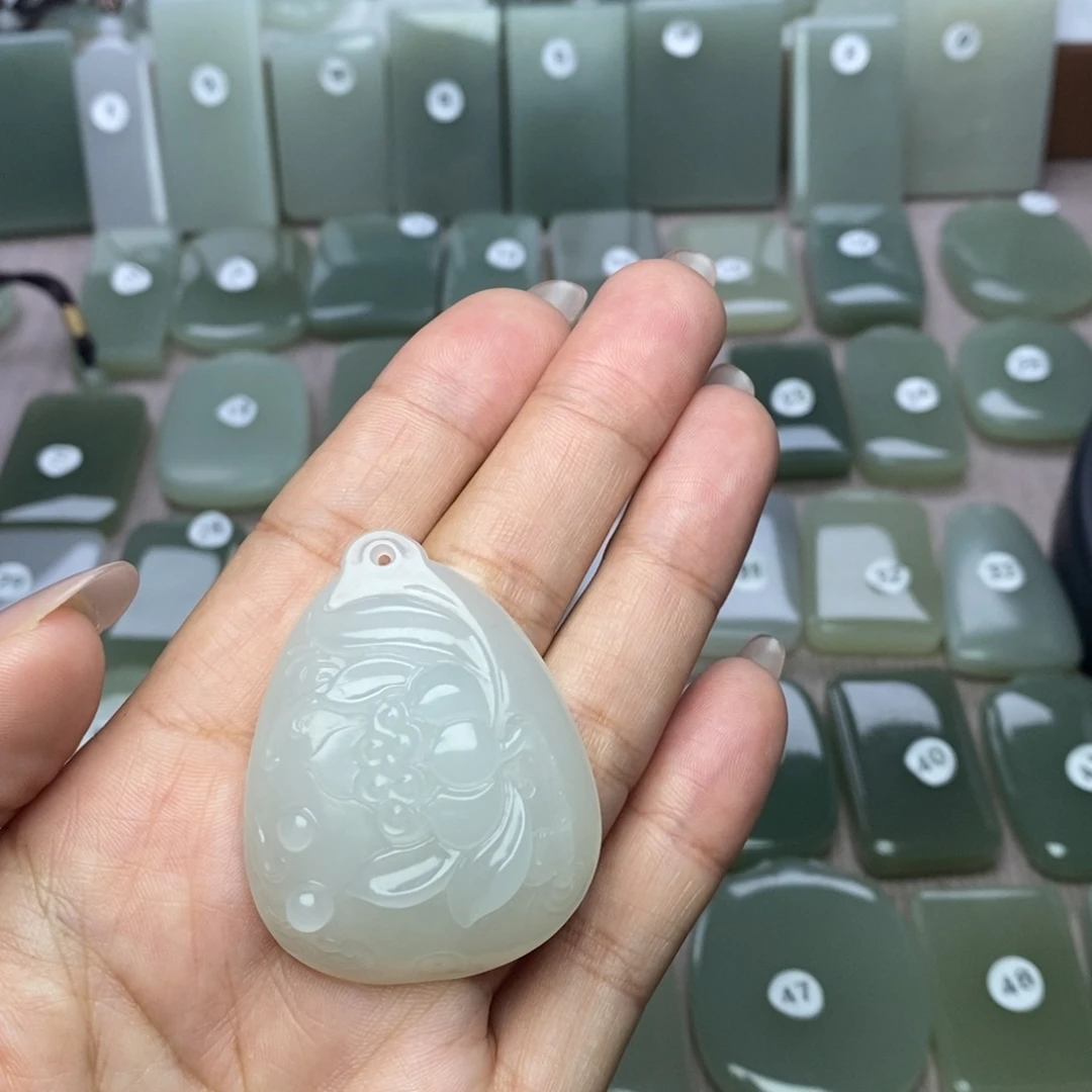 颈饰未镶嵌和田玉
