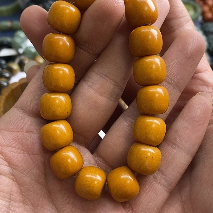 未镶嵌透闪石质玉珠宝奇石