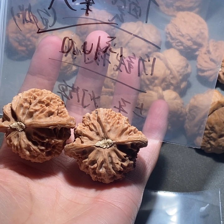 ****雪文玩核桃吊坠宫灯