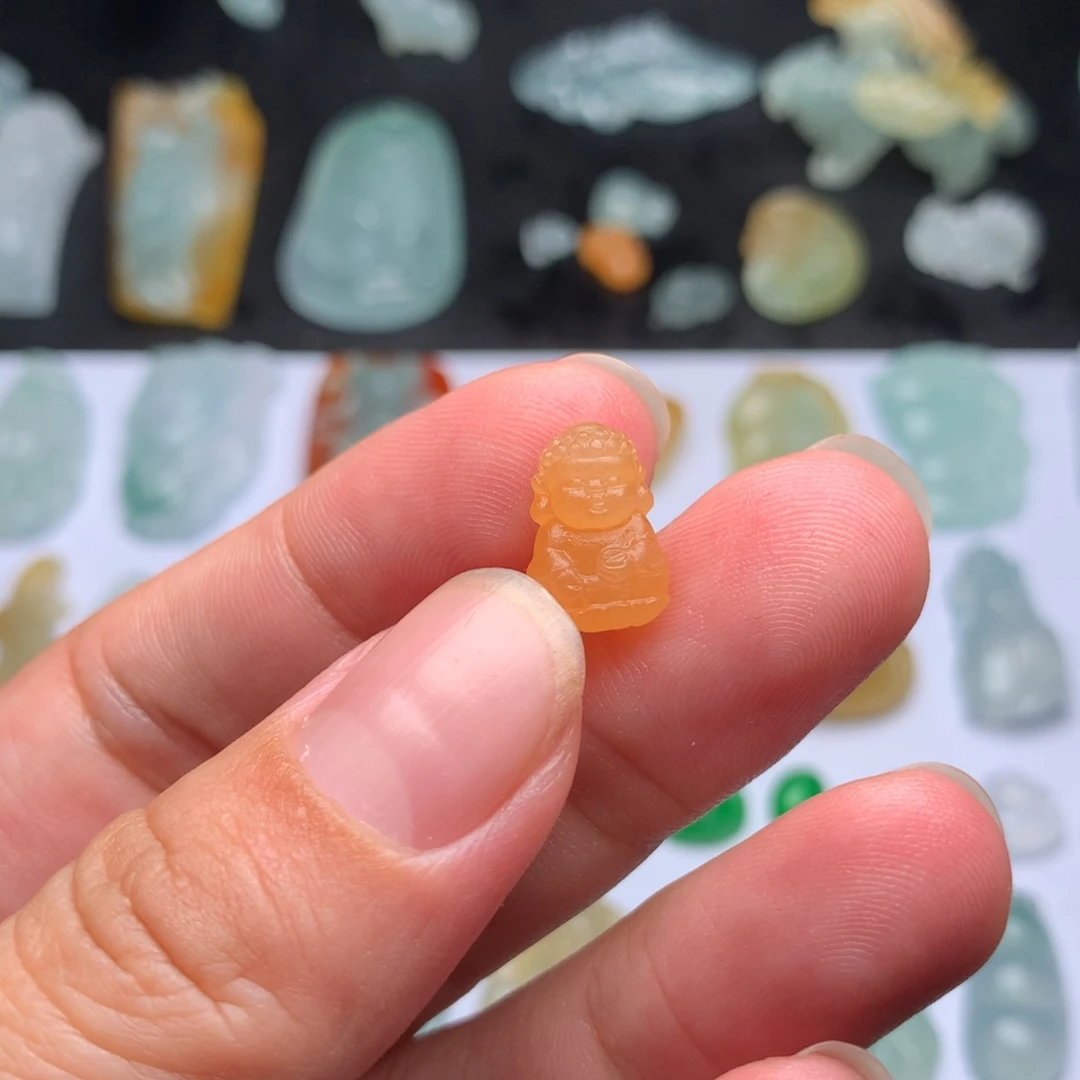 不***好定制翡翠未镶嵌宝宝佛