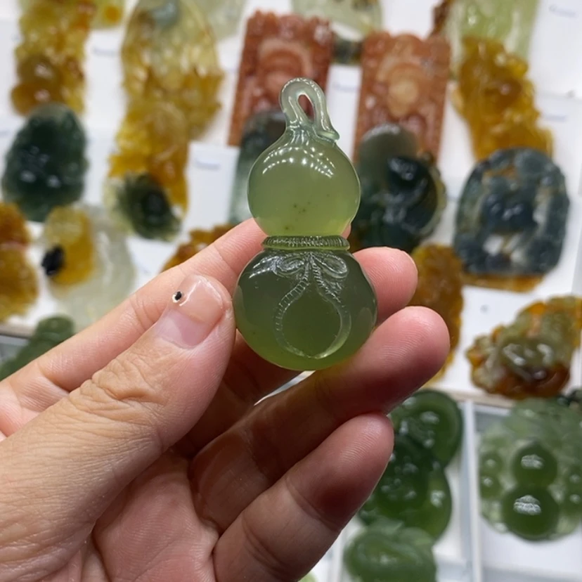 【闪购商品】蛇纹石玉未镶嵌颈饰