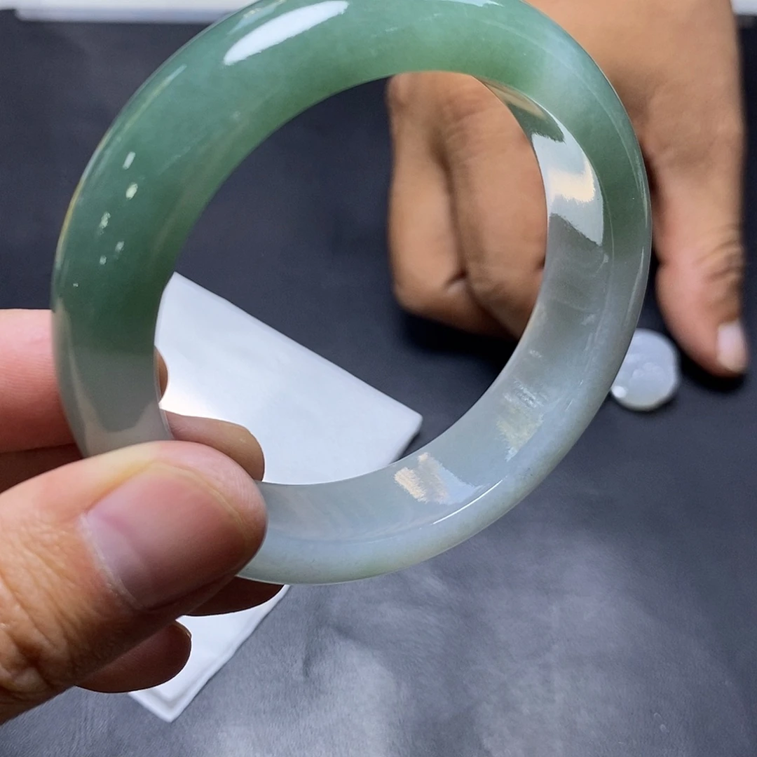 翡翠未镶嵌手镯手镯