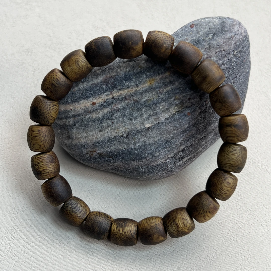 YH-030120海南沉香金沙叶满结油0.9鼓珠单圈约8g