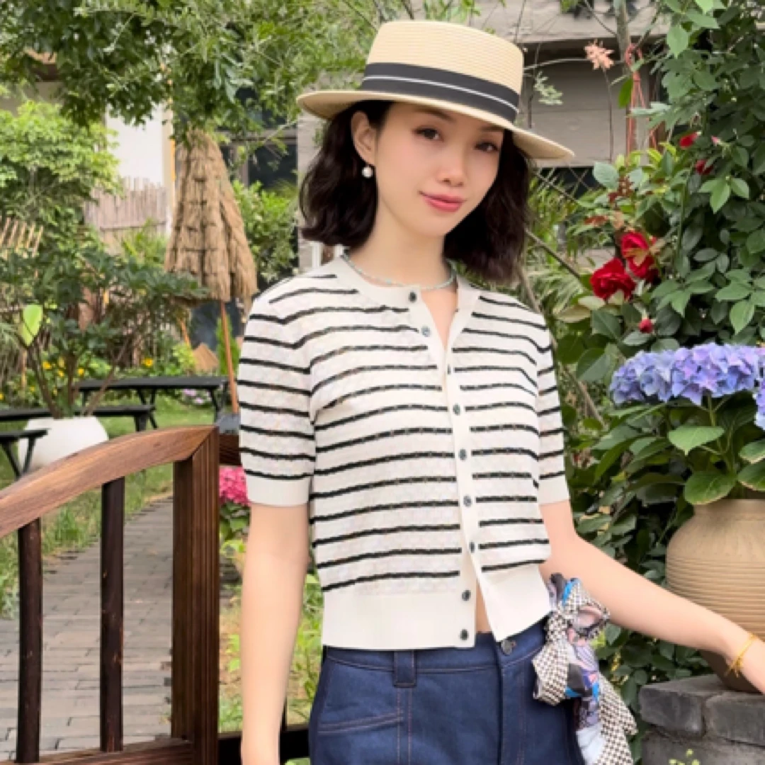 GIRDEAR/哥弟气质条纹极简显瘦圆领百搭洋气短袖针织开衫女148005