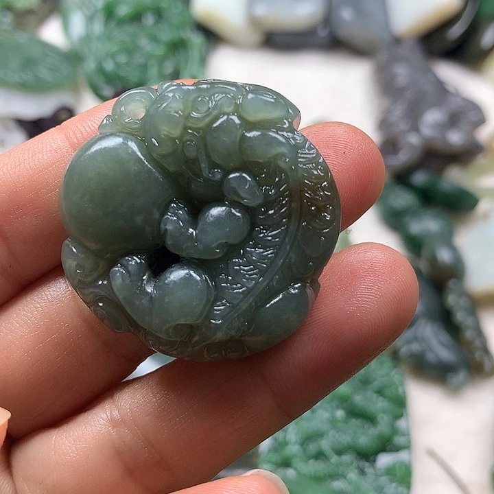 颈饰未镶嵌和田玉