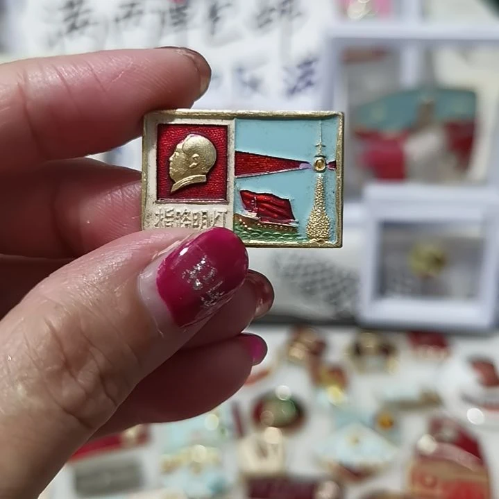 琉璃手工艺品像章