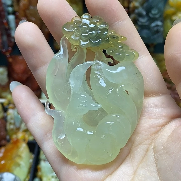 岫玉未镶嵌吊坠(赠链)
