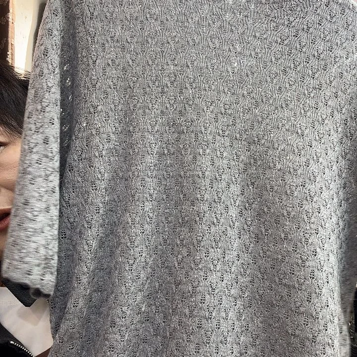 小***安00023，灰色，上衣，
